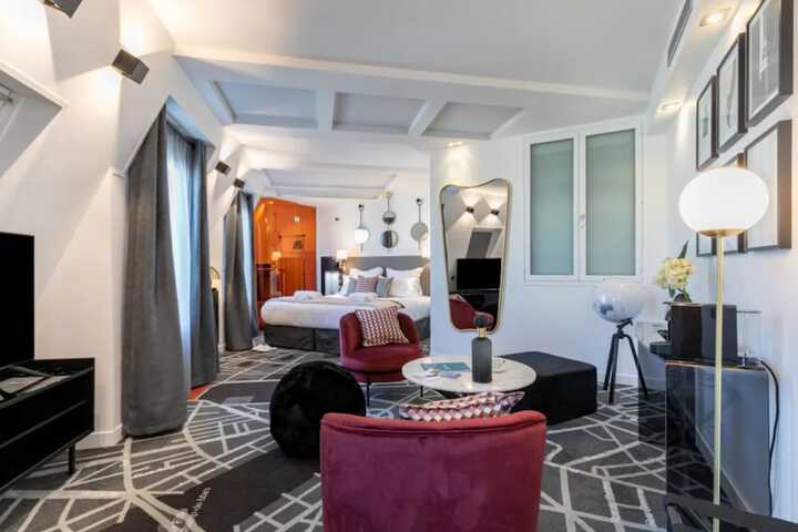 Room 2 of 31