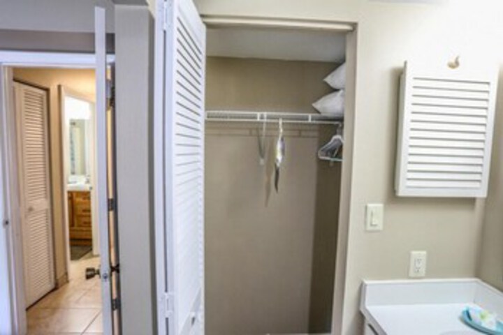 Room 2 of 20
