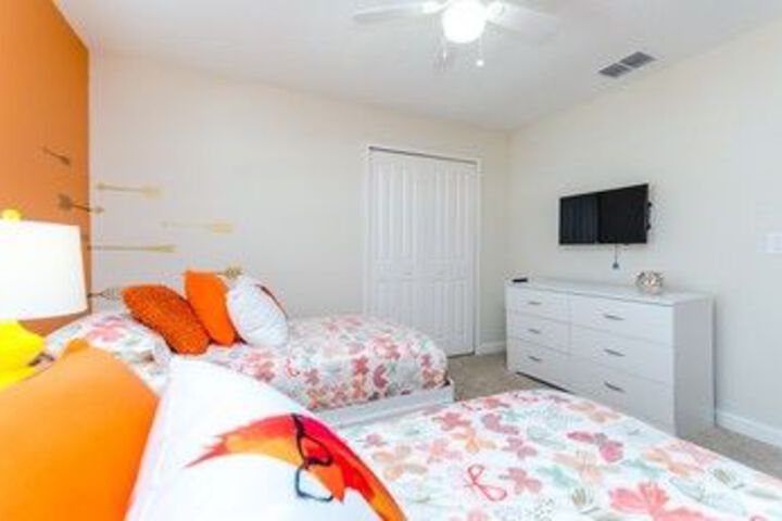 Room 5 of 24