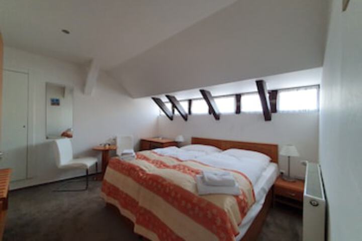 Room 193 of 324