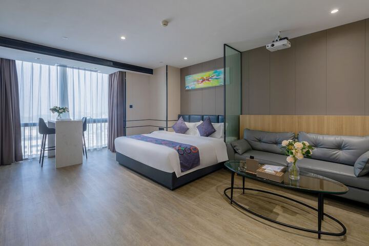 Room 10 of 56