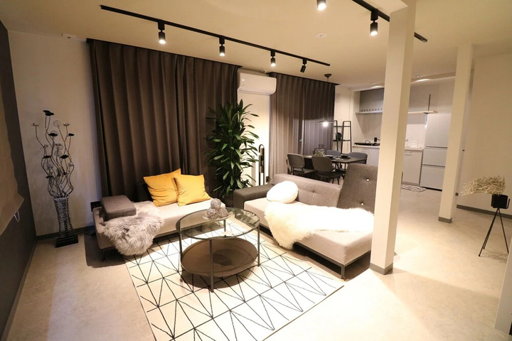 Room 3 of 16
