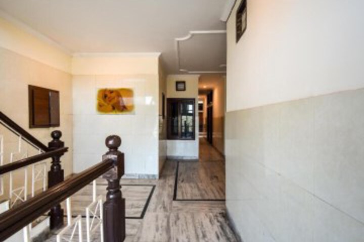 OYO 69417 Hotel Dream Town