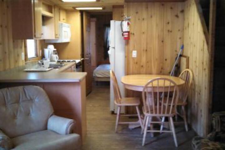 Alpine Lake Lakefront Cabin 9