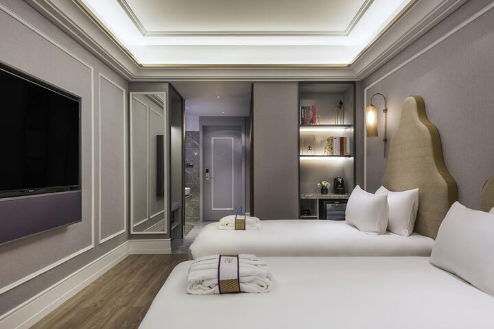 Room 12 of 35