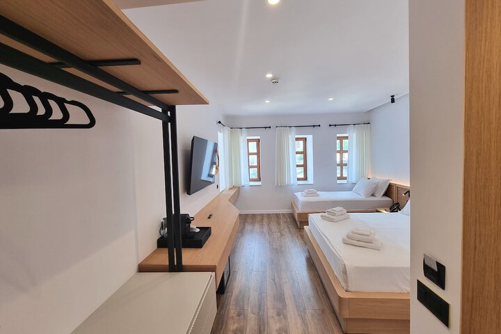 Room 10 of 44