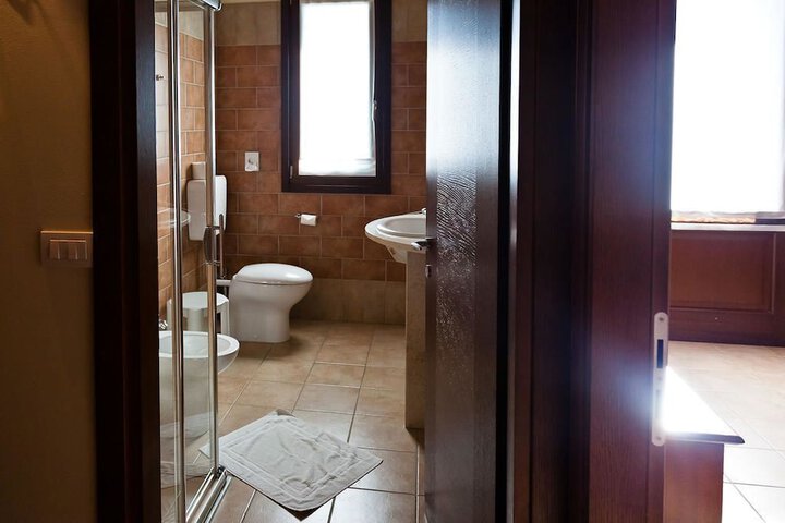 Clean Restrooms