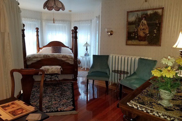 Room 3 of 25
