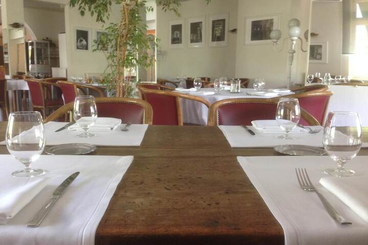 Dining 26 of 61