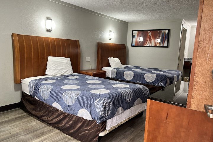 2 Queen Beds (4 of 19)