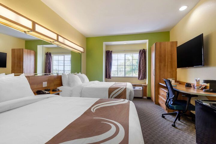 Queen Bed Accessible (17 of 34)