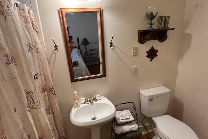 Room 27 of 42