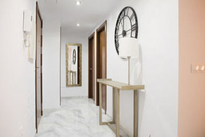 Room 10 of 29