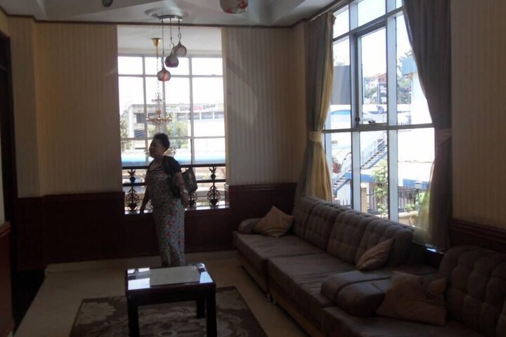 Hotel Interior 4 of 27