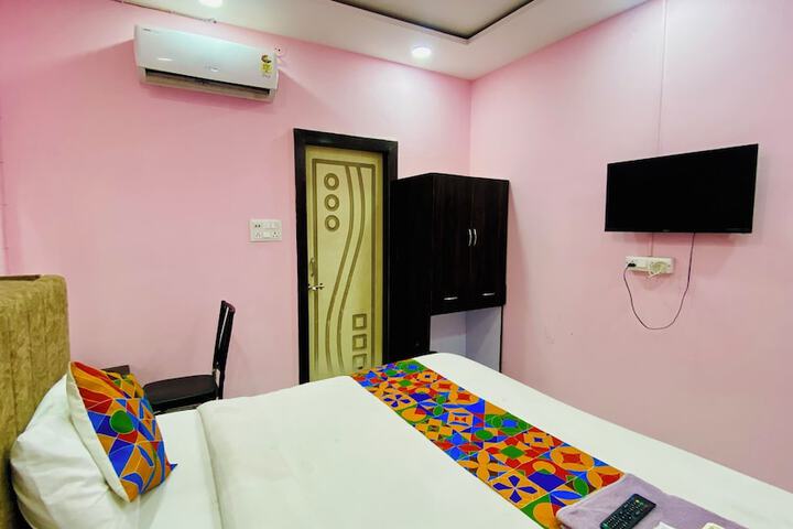Room 15 of 44