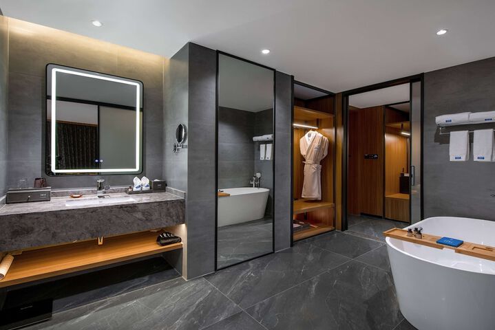 Room 43 of 44