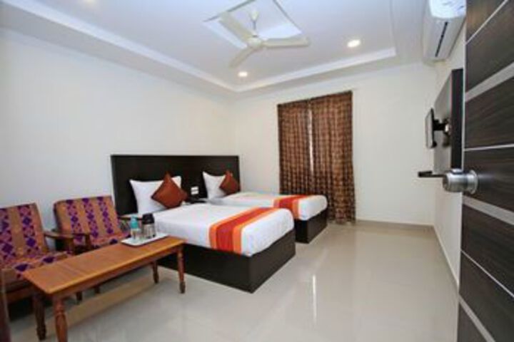 Room 7 of 25