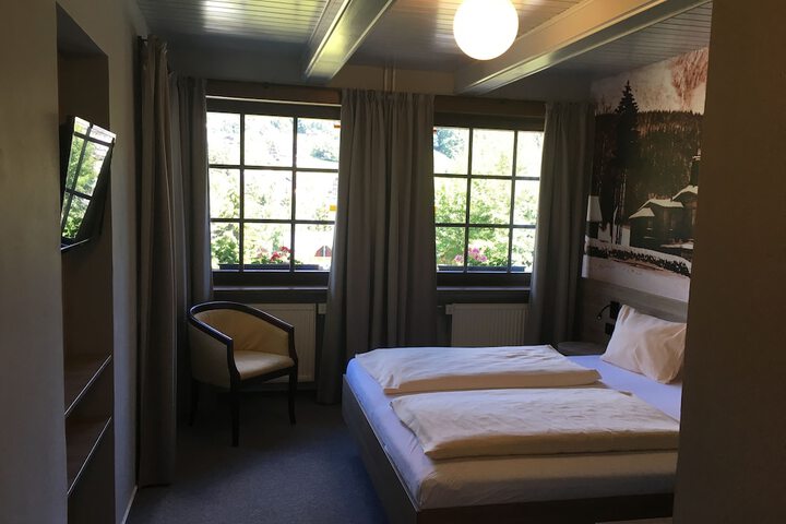 Room 12 of 81