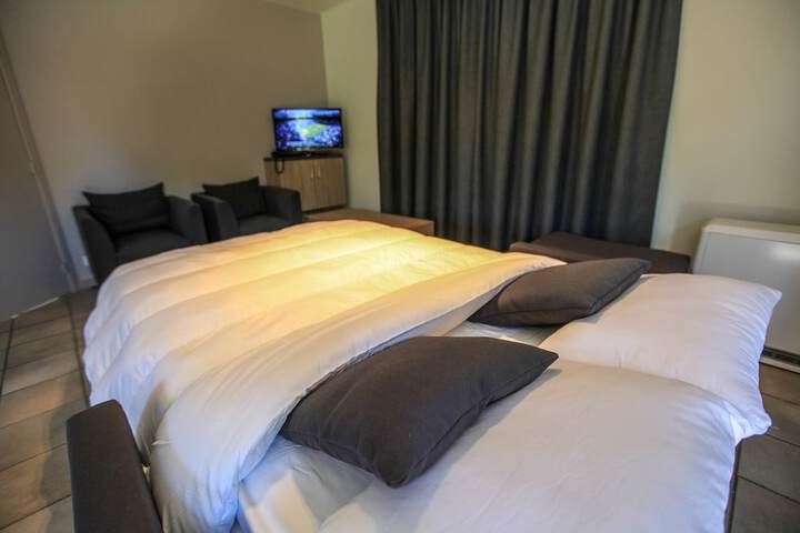 Room 18 of 74
