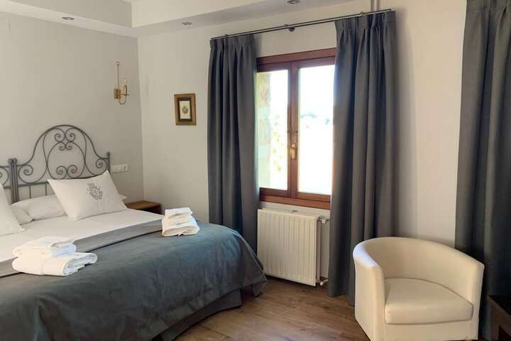 Room 12 of 96