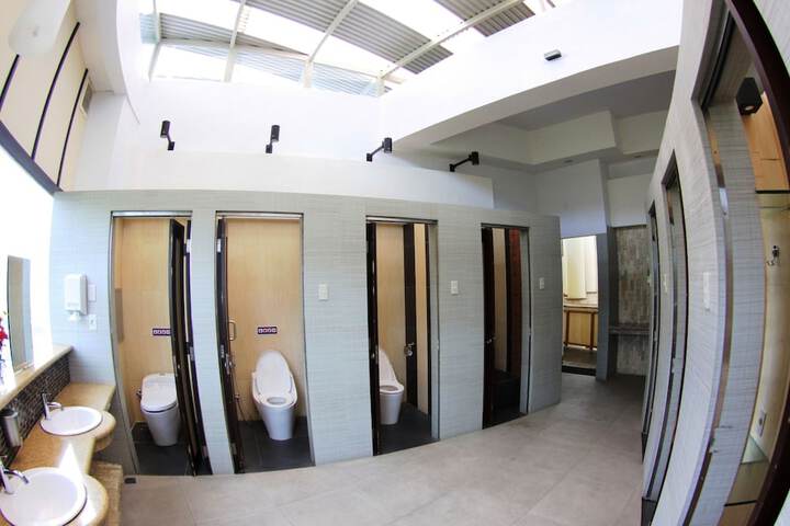 Room 9 of 29