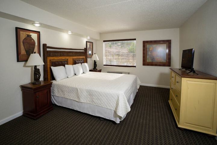 Room 8 of 24