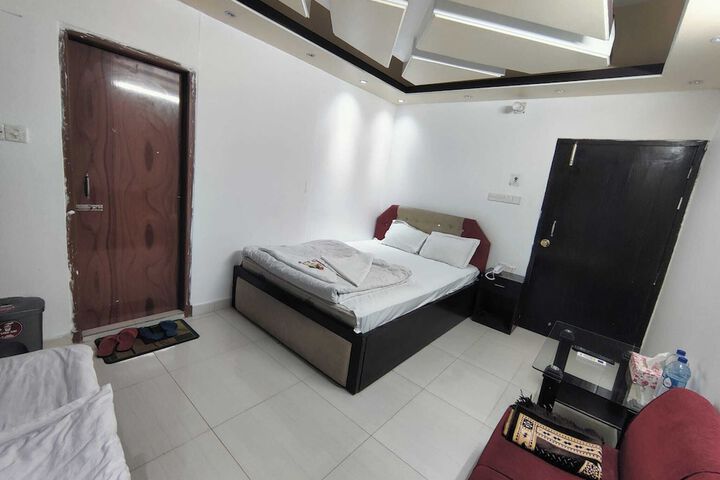 Room 15 of 22