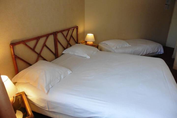Room 21 of 37