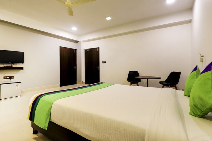 Room 18 of 34