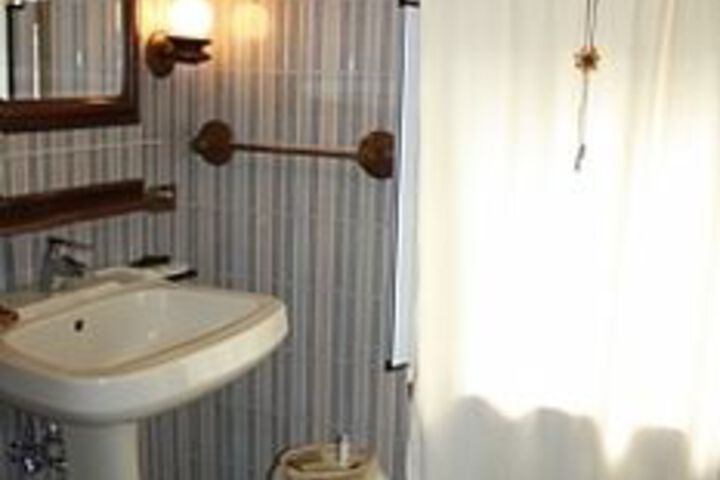Room 3 of 30