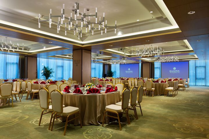 Ballroom/Hall 23 of 31