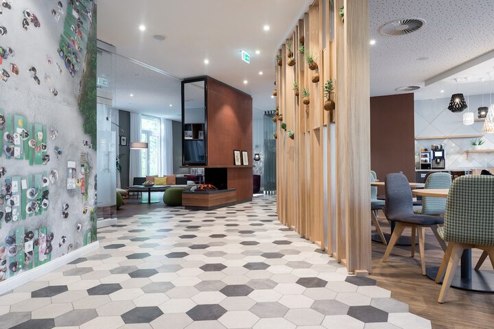 Guest Lobby