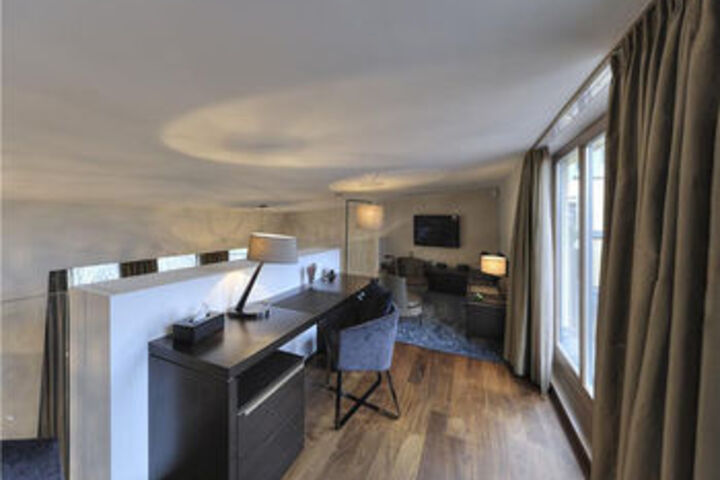 Room 15 of 17