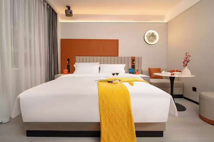 Room 12 of 29