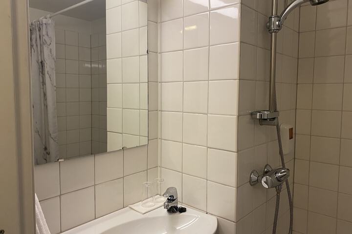 Room 135 of 209