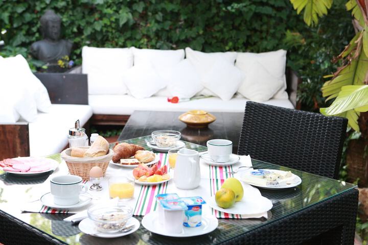 Breakfast/Coffee Service 45 of 53