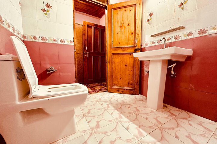 Room 16 of 18