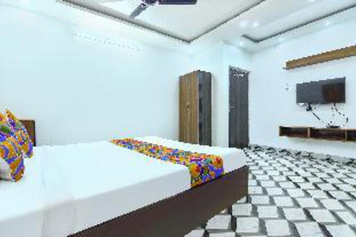 Room 8 of 26