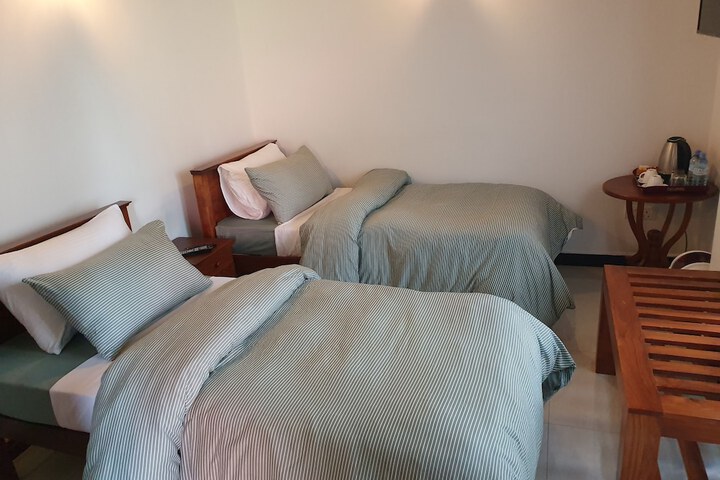 Room 10 of 43