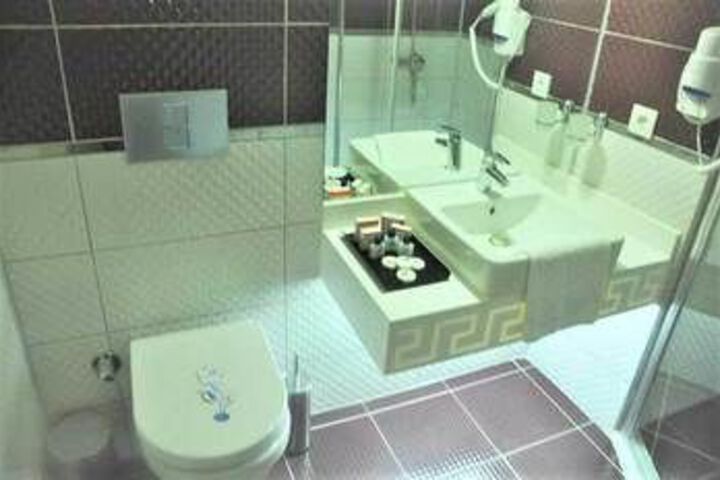 Room 5 of 26