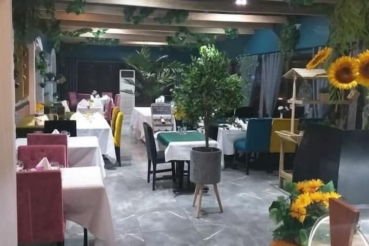 Dining Photos