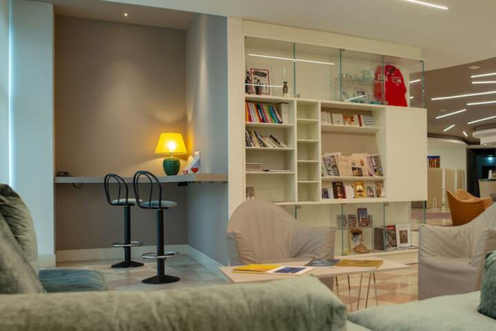 Hotel Interior 11 of 73