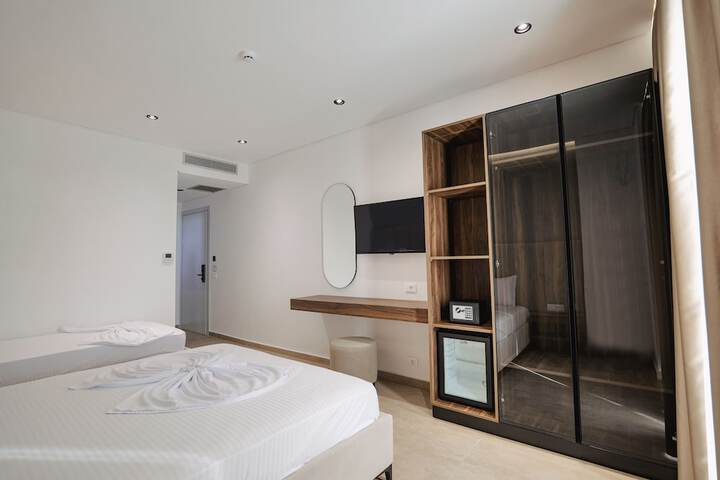 Room 8 of 65