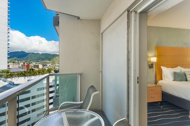 Room 12 of 18
