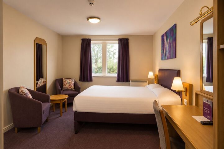 Room 14 of 18