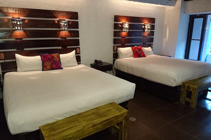 Room 33 of 72