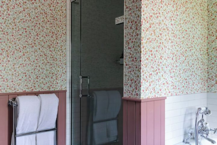 Room 60 of 82