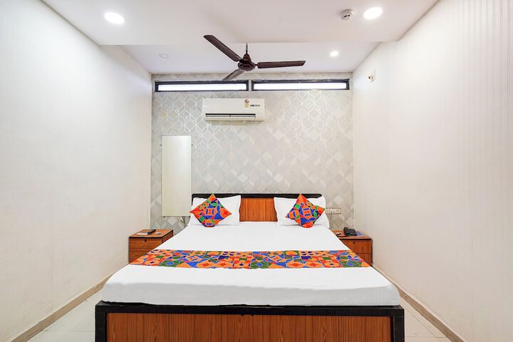 Room 14 of 32