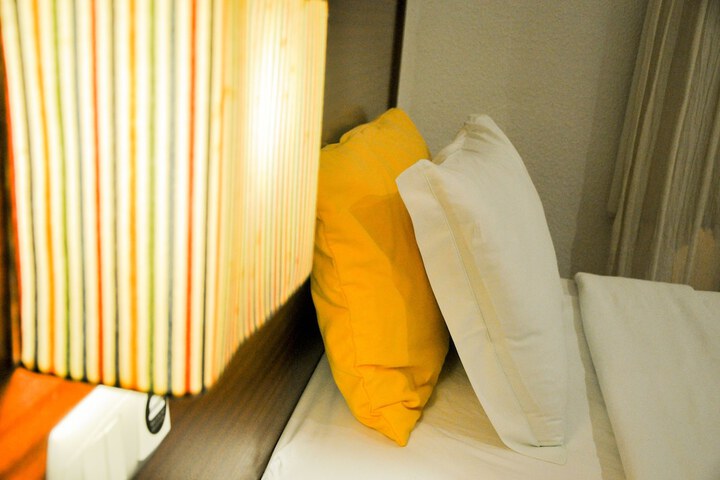 Room 7 of 38