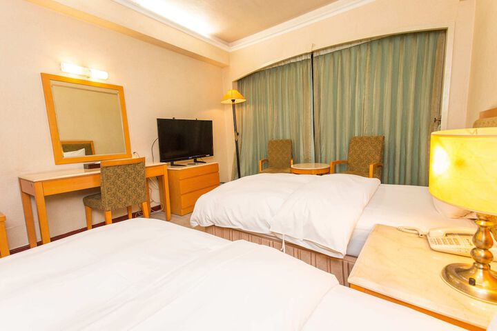 Room 14 of 30